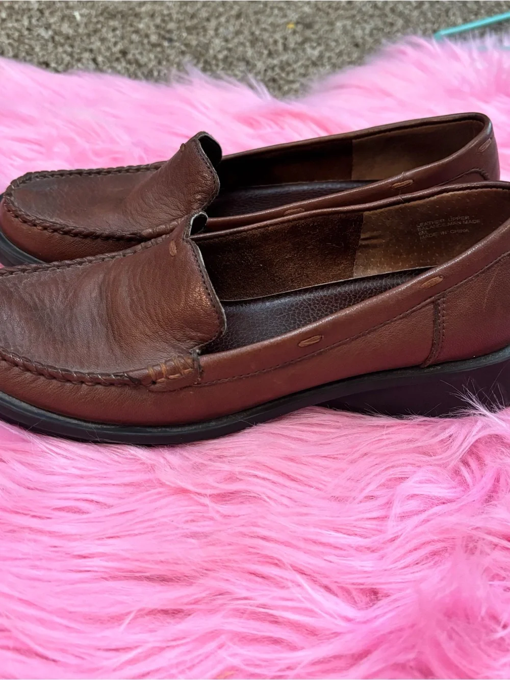 Dockers Brown Leather Slip-On Loafers Women’s size 6